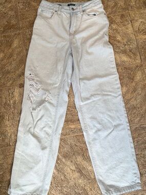 wild fable Light Gray Boyfriend Jeans with Knee Distress